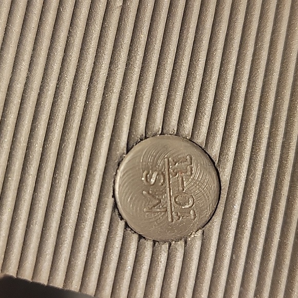 GAP Men's Cocoa Brown Size 10-11 & Faded Glory Pink American Flag Flip Flop 9-10 - Picture 4 of 9